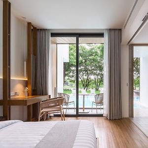 Deluxe Double Room Pool Access